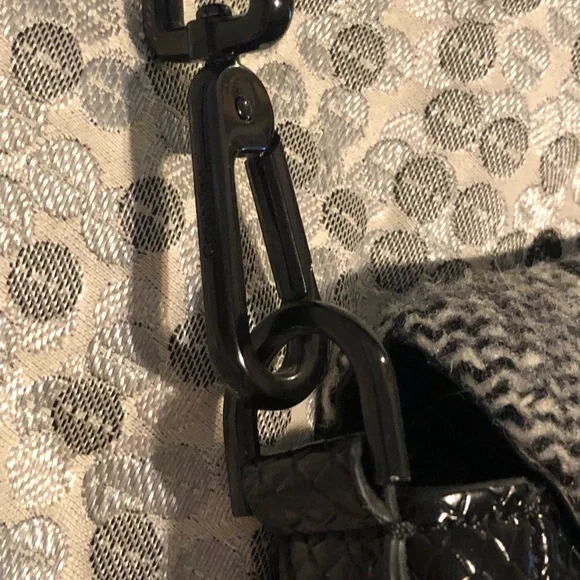 Calvin Klein 🌹ASHLEY NWOT 🌹should bag on trend shoulder bag like NEW - Picture 8 of 10